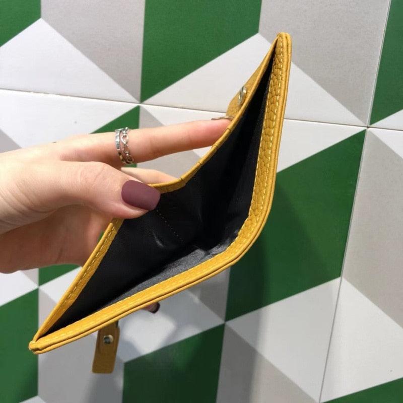 Cartera Compacta Roseli en Cuero Auténtico