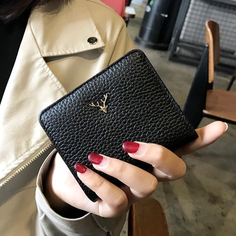 Cartera Compacta Roseli en Cuero Auténtico