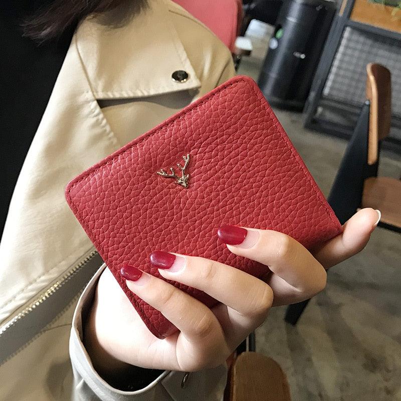 Cartera Compacta Roseli en Cuero Auténtico