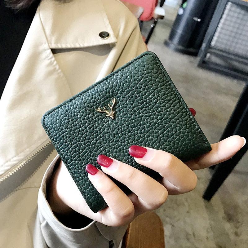 Cartera Compacta Roseli en Cuero Auténtico