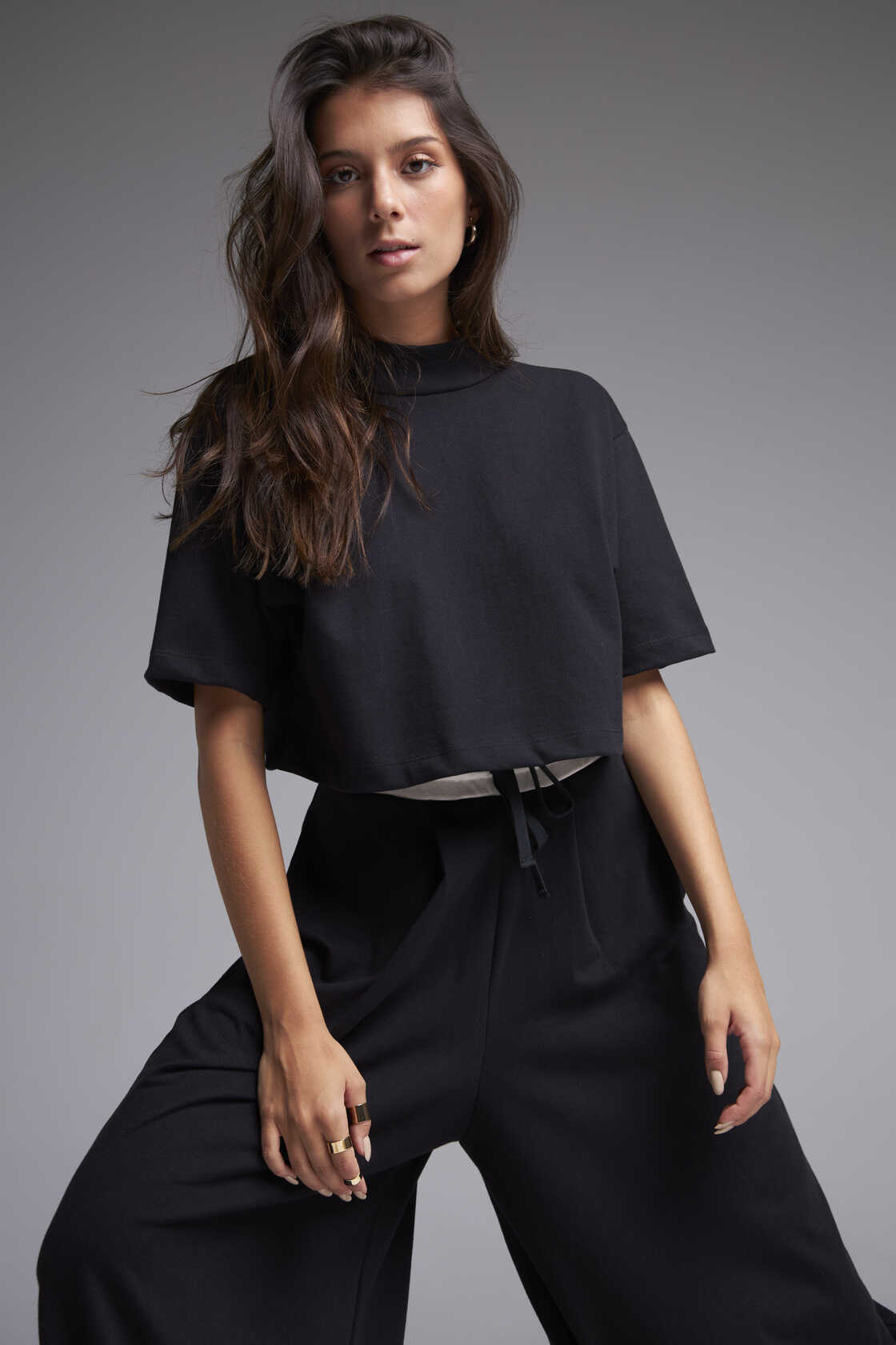 Cropped Harmonia Negro