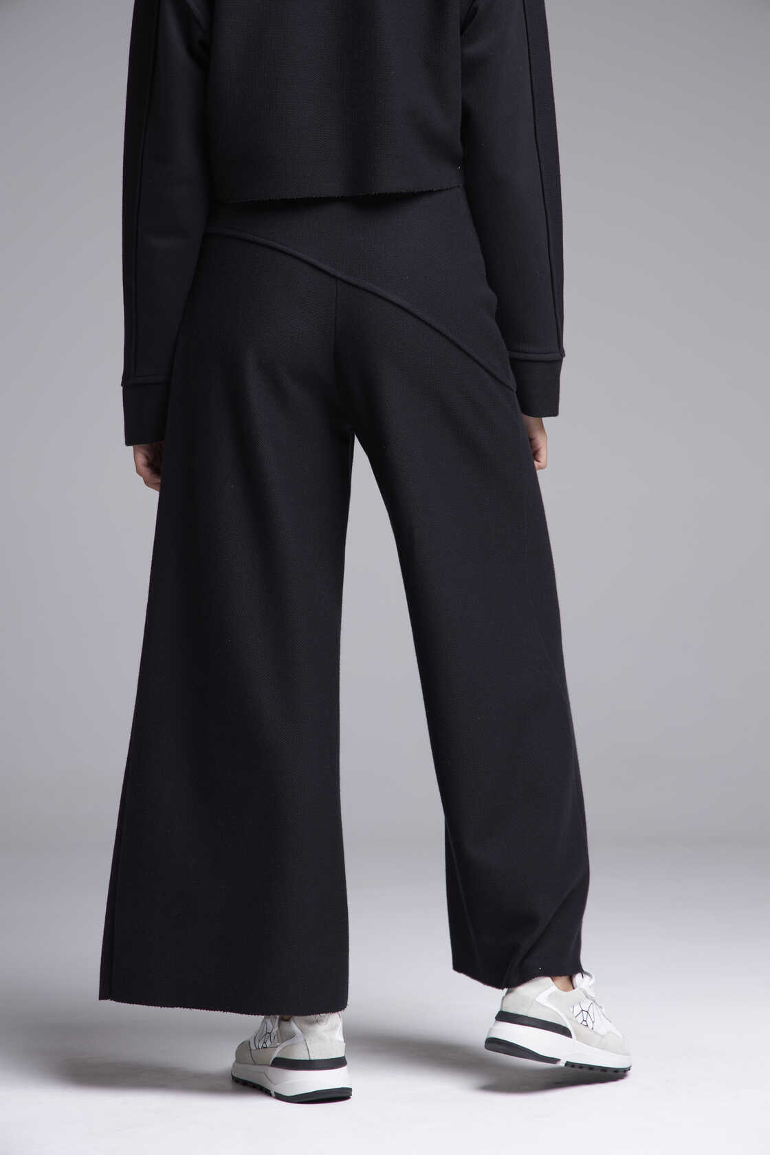 Cropped Tiempos Negro
