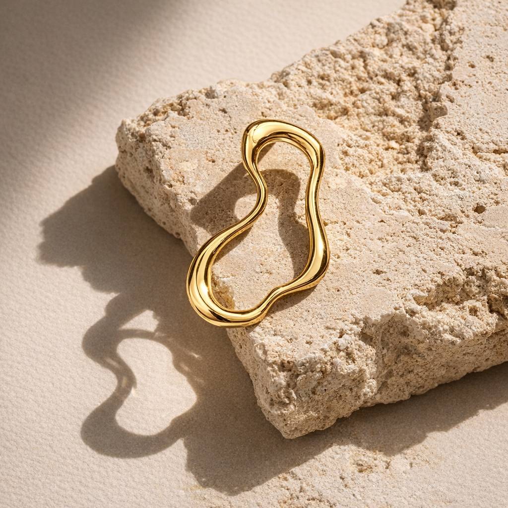 Pendientes Fluid Gold: Diseño Abstracto Gold